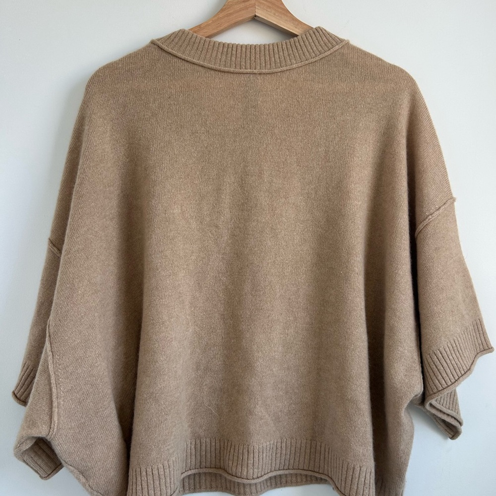 The Goldie Crew-Neck Cashmere Sweater - Picture 4 of 6
